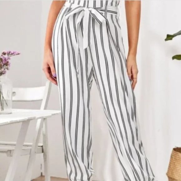 SHEIN Pants - 🇺🇸 3/$25 Shein Vertical Striped Paper Bag Waist Pants